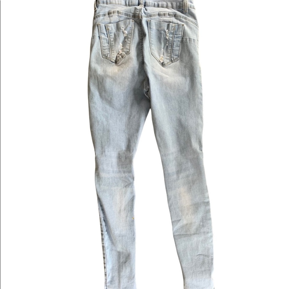 Distressed Jeans 7 - Picture 5 of 6
